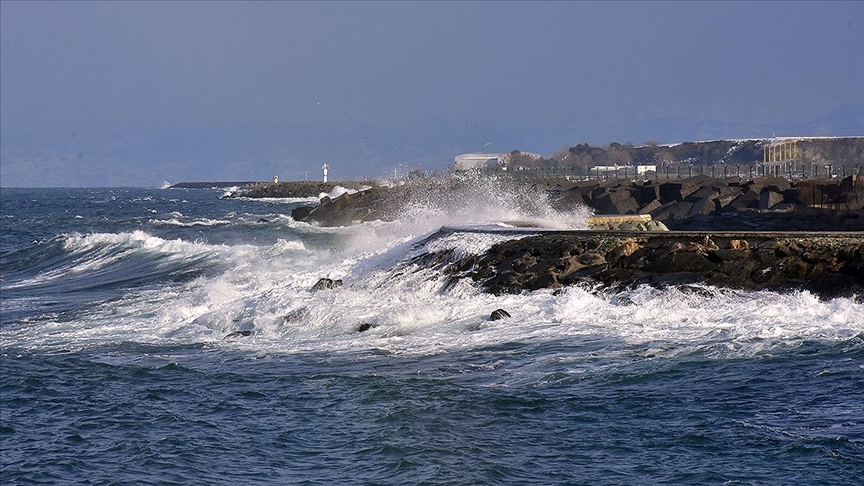 Meteorolojiden Orta ve Doğu Karadeniz'de fırtına uyarısı