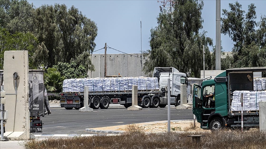 81 günlük ablukanın ardından ilk yardım tırları Gazze’ye girdi