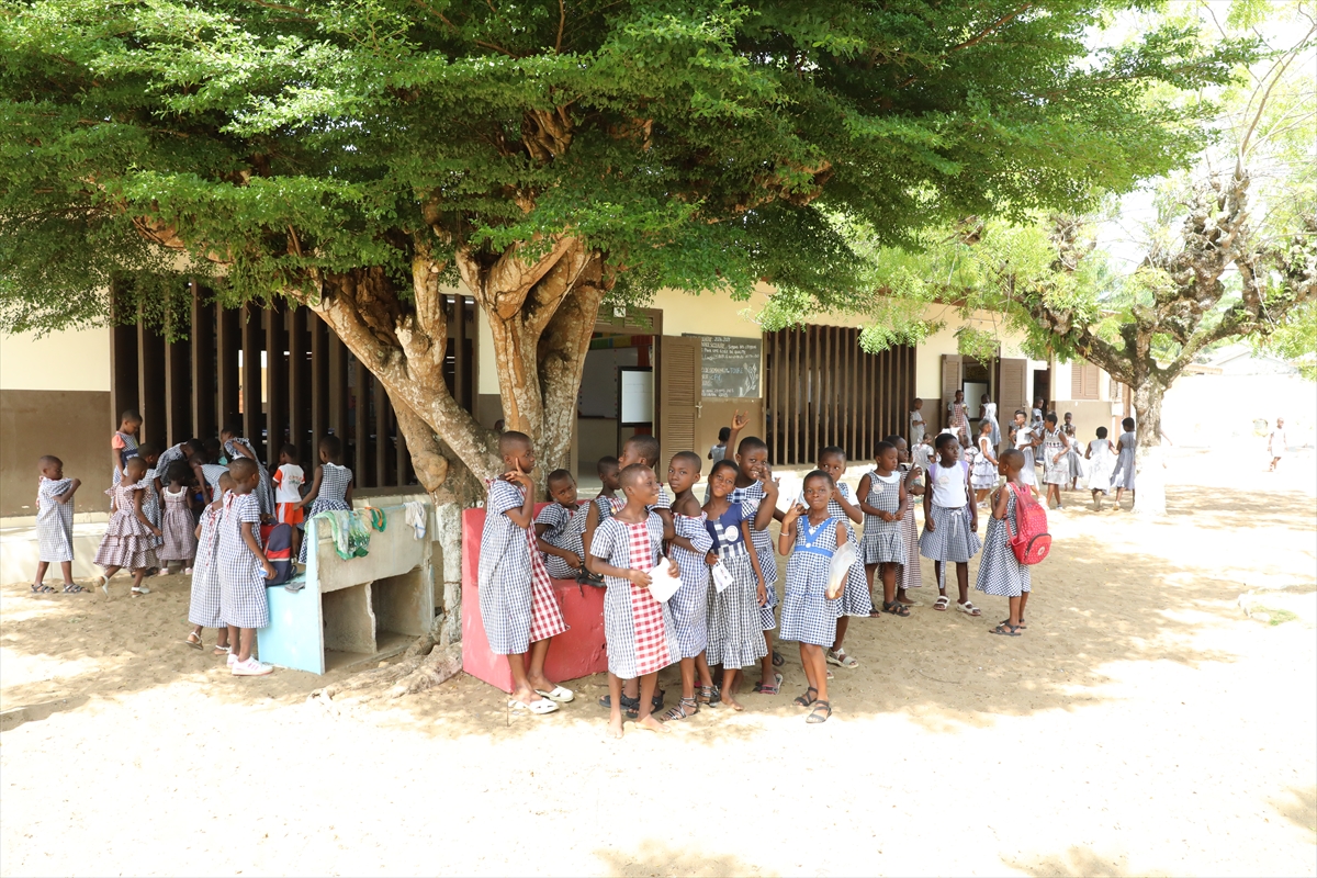 TİKA, Fildişi Sahili’nde yetimlere umut elini uzattı
