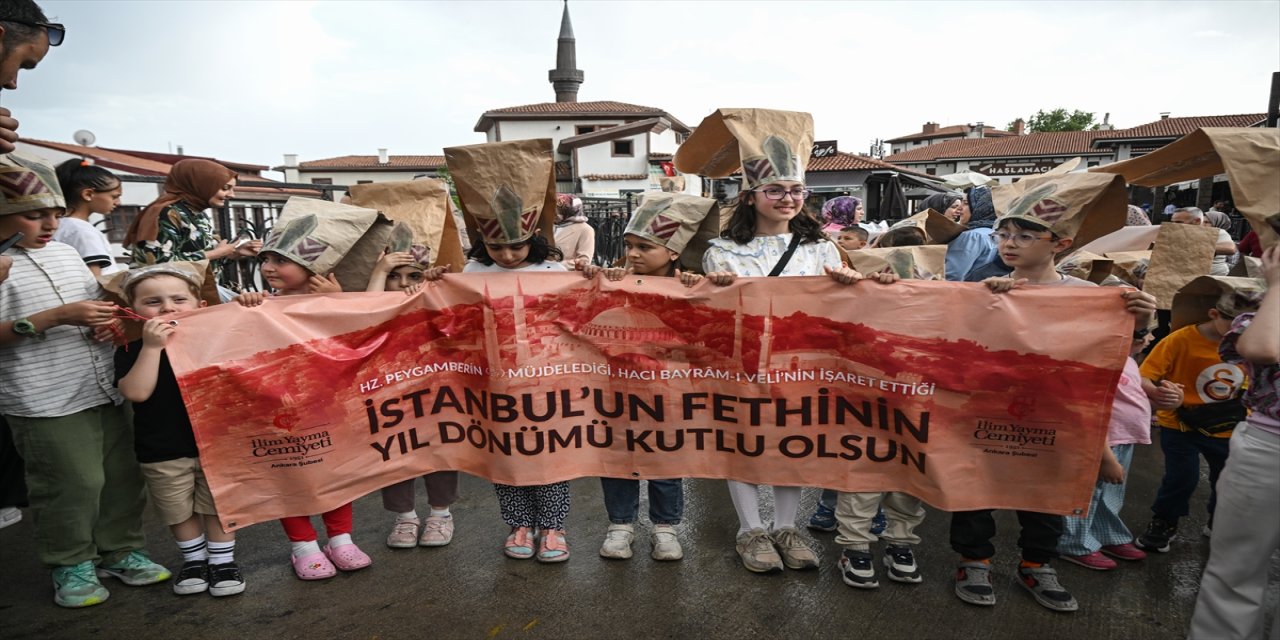 Ankara'da Çocuklarla “1453 Fetih Yürüyüşü” Düzenlendi