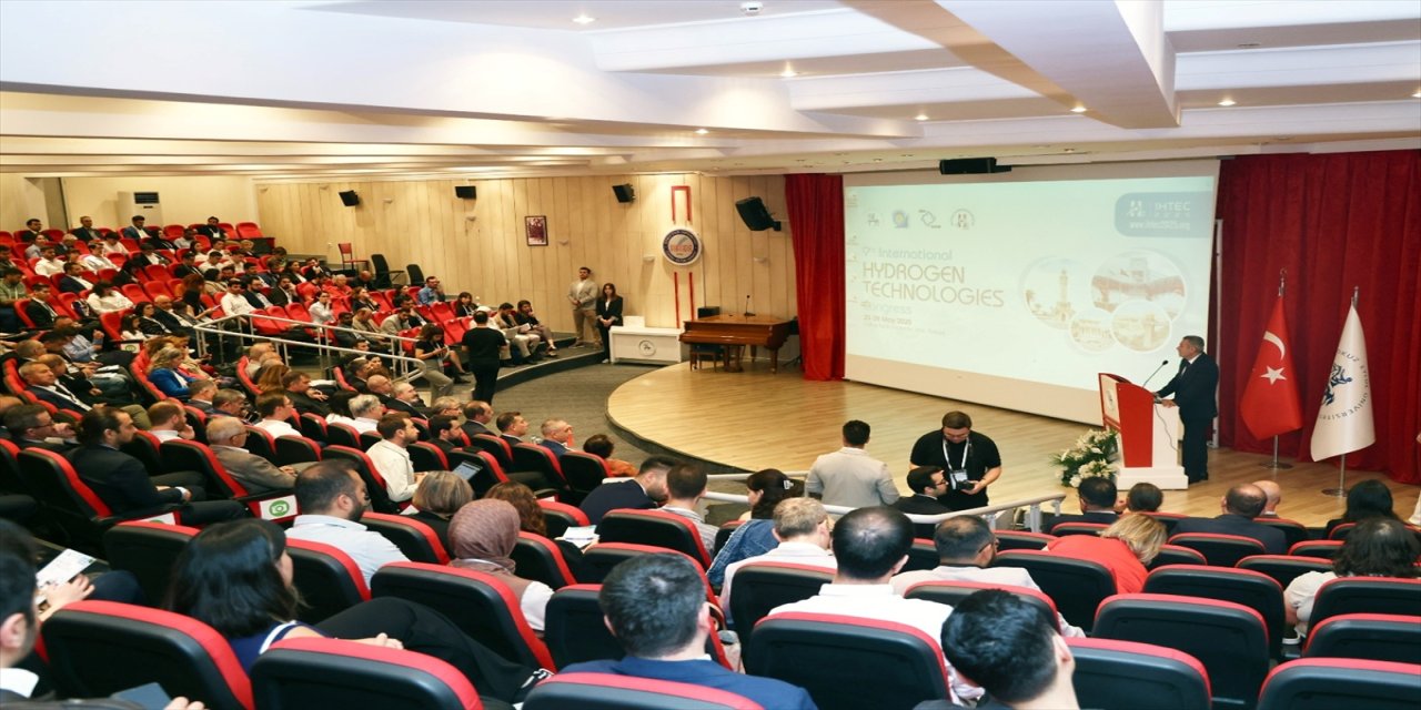 İzmir’de Hidrojen Teknolojileri Kongresi başladı.