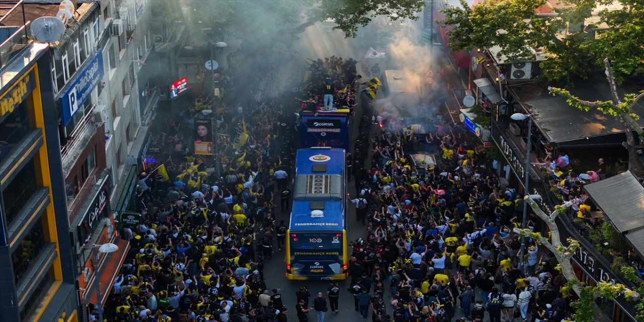 Fenerbahçe Beko, Avrupa Şampiyonluğunu Taraftarıyla Kutladı