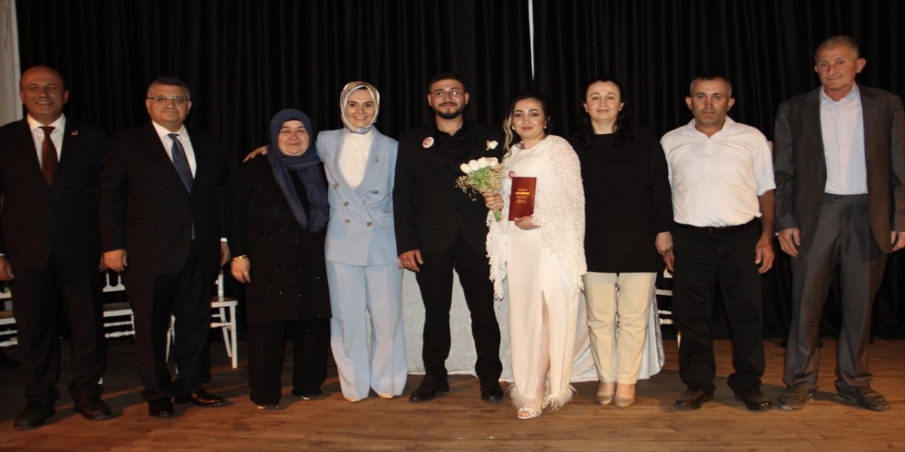 Bakan Göktaş, Faizsiz Kredi Desteğinden Yararlanan Çiftin Nikahına Katıldı