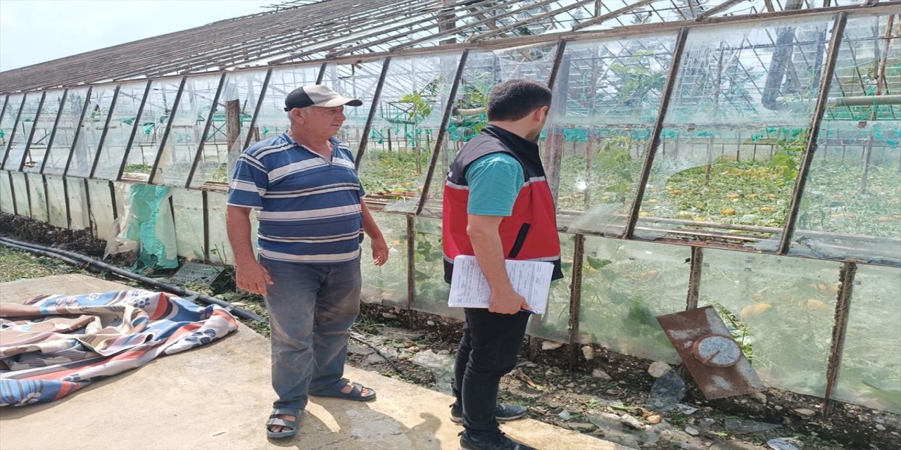 Antalya Serik’te sağanak ve dolu seraları vurdu.