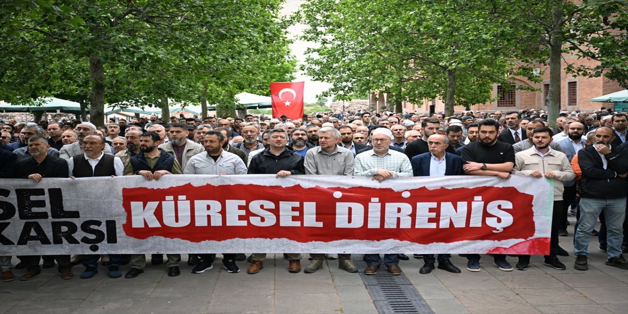 Gazze’de hayatını kaybeden İHH görevlileri için Ankara’da gıyabi cenaze namazı