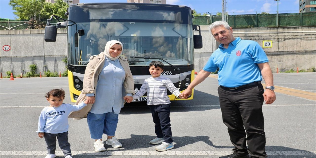 Otobüse Tek Başına Binen Kardeşler Şoförün Dikkatiyle Ailelerine Kavuştu