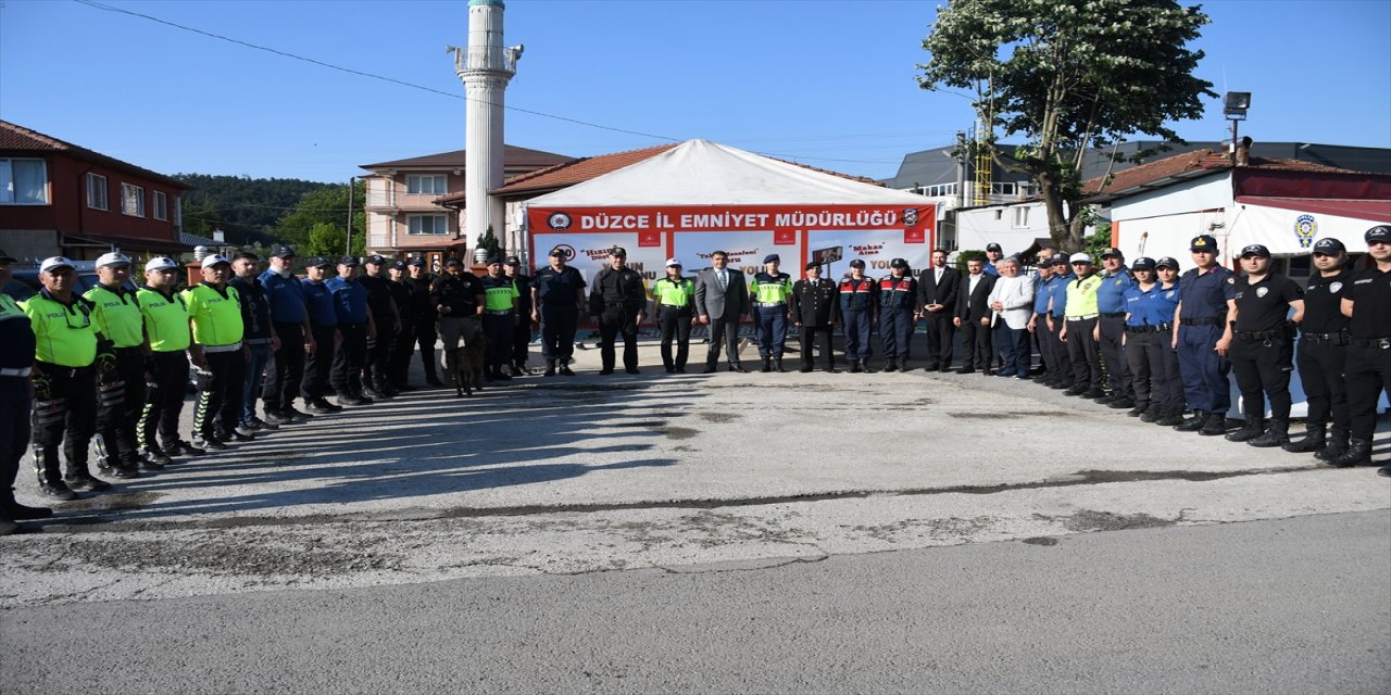 Düzce Valisi Aslan: Bayram tedbirleri kapsamında 675 bini Ankara, 240 bini İstanbul yönüne araç geçişi oldu