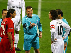 UEFA'dan Türk Hakemlere Görev