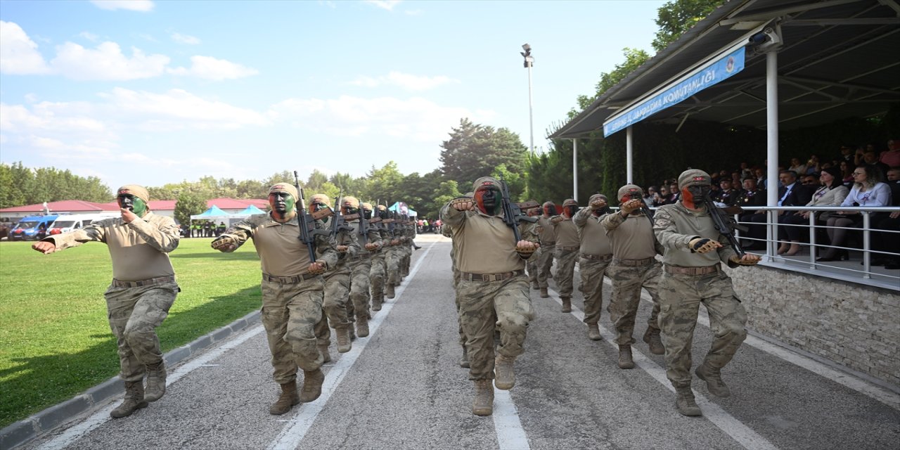 Kaçak tütün tespit köpeği "İmge" son görevini yaptı, emekliye ayrıldı