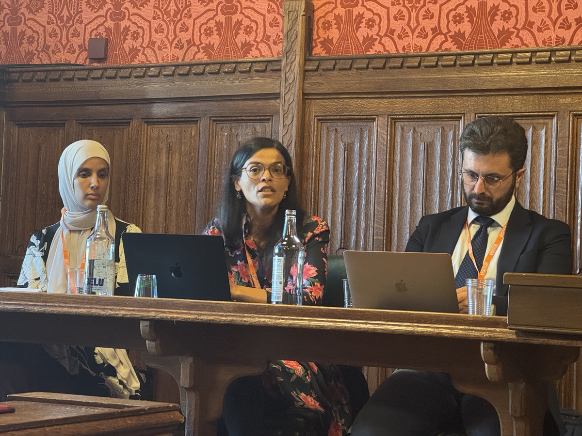 Fransa'da Müslümanlar kurumlara güvensizlik duyuyor