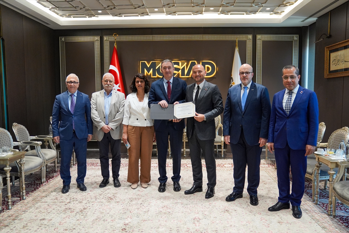 DEM Parti heyeti MÜSİAD ve TÜSİAD'ı ziyaret etti