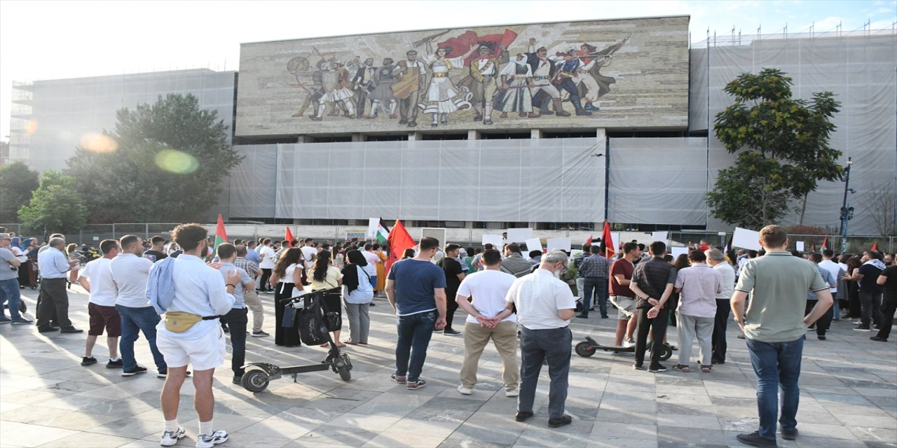 Tiran’da Filistin’e destek yürüyüşü: “Gazze’deki soykırım durdurulsun” çağrısı yapıldı