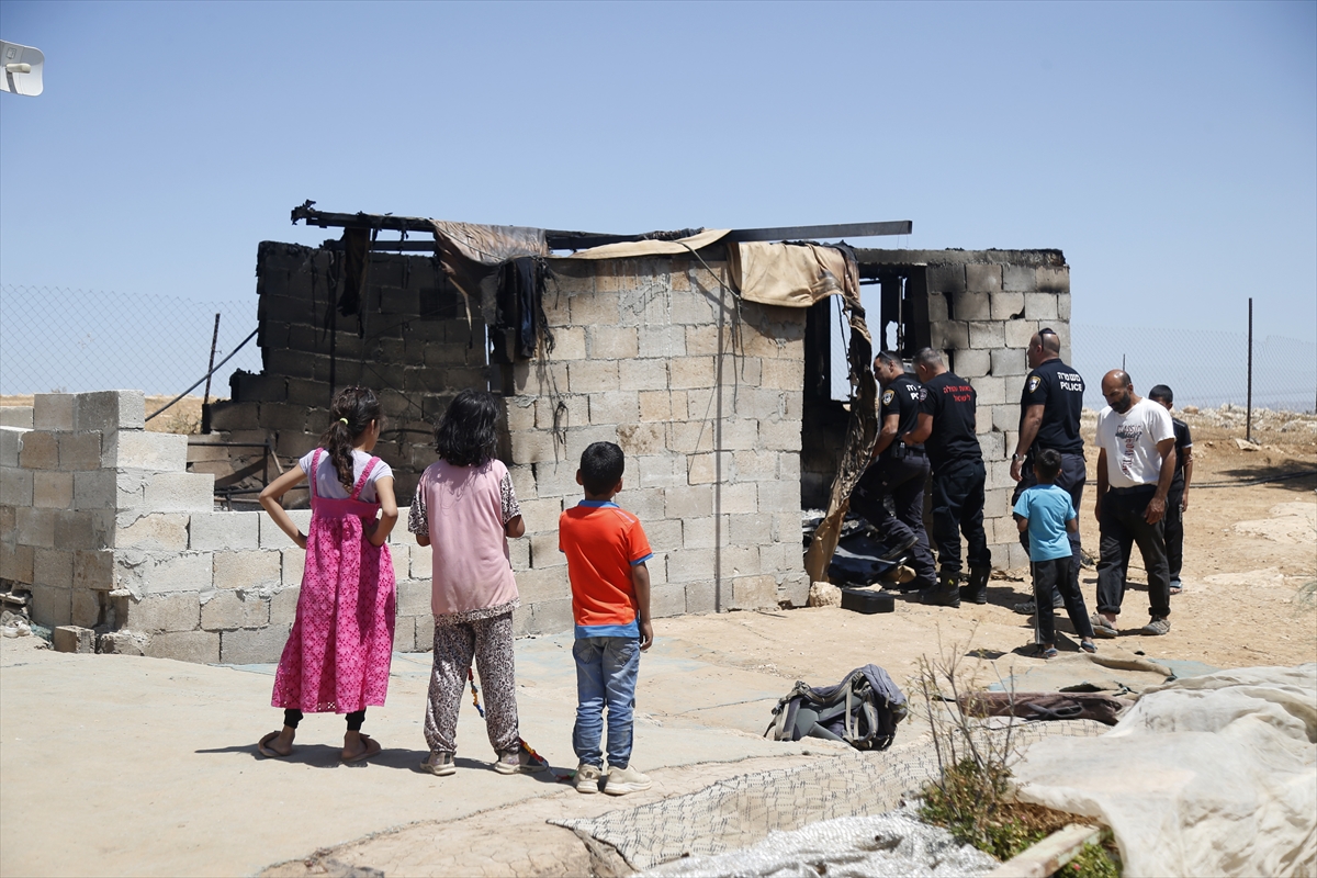 Batı Şeria'da evi kundaklanan Filistinli: "7 çocuğumla evdeydik, ölebilirdik"