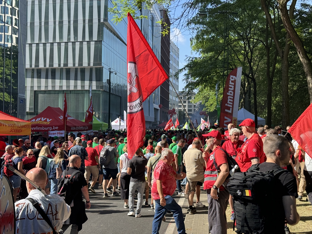 Belçika'da çalışanlar greve gitti