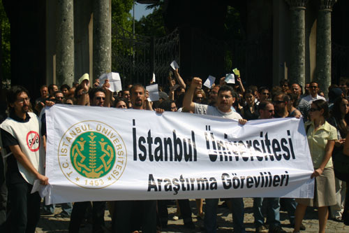 İstanbul Üniversitesi’nde asistan eylemi