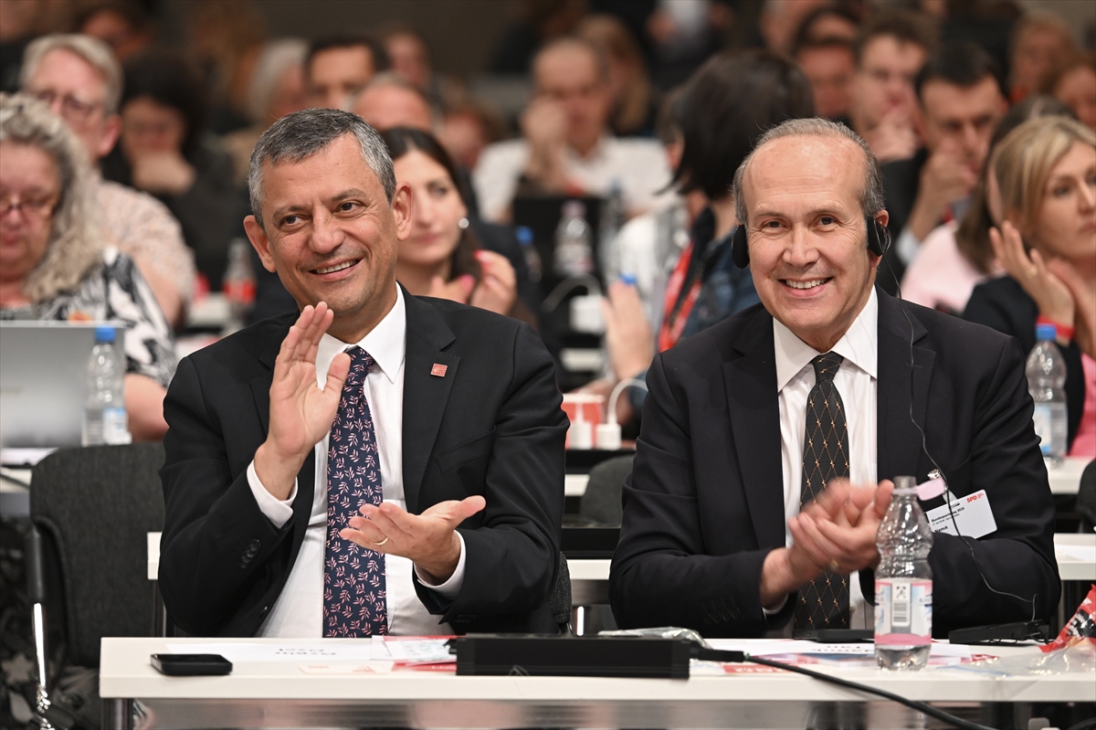 CHP Genel Başkanı Özel, Almanya'da SPD Kongresi’ne katıldı