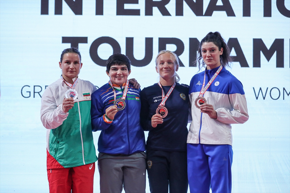 Kocaeli'de düzenlenen güreş turnuvasında 2. gün müsabakaları sona erdi