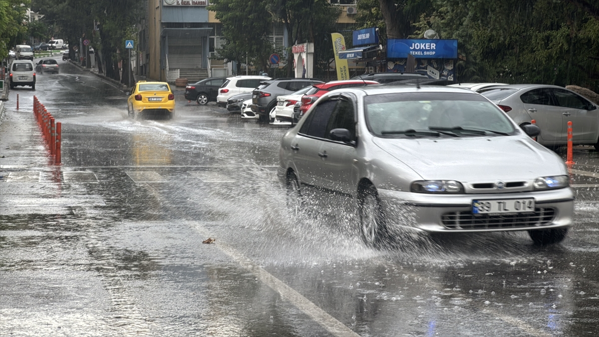 Kırklareli'nde sağanak etkili oldu