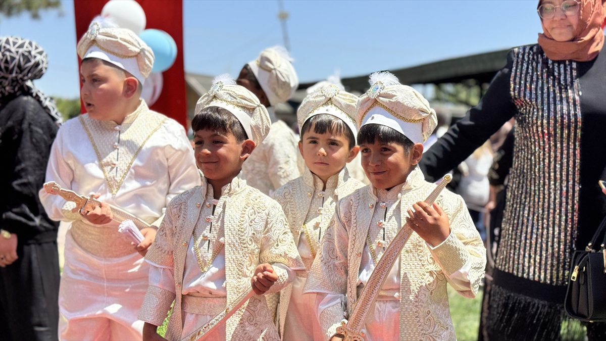 Konya'da vakıf şartı gereği 41 çocuğa sünnet töreni düzenlendi