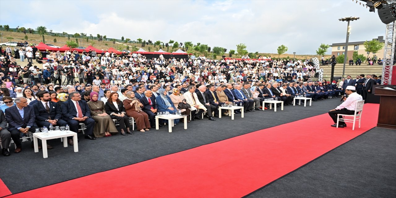 Yılmaz: Dünyanın gidişatına kapılmadan etkileyen bir güç olmalıyız