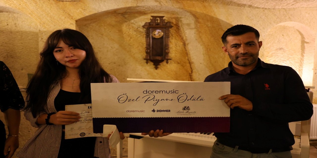 Depremde annesini ve kardeşini kaybeden Dicle Dağdeviren’in bestesi birincilik kazandı
