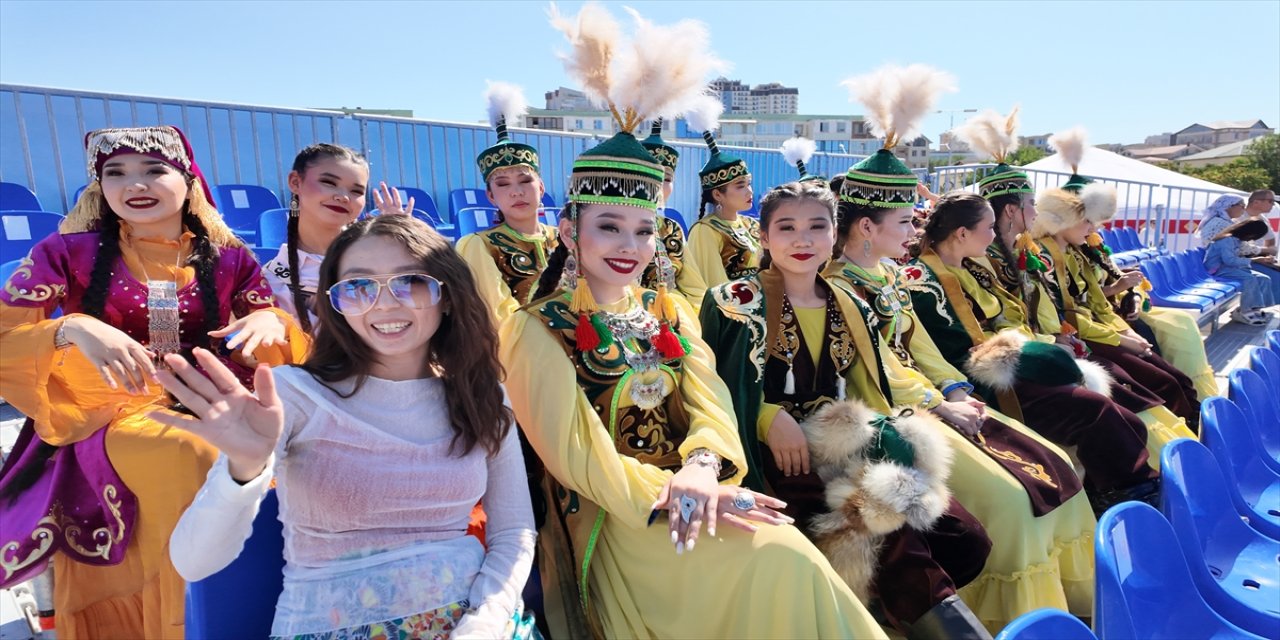 Aktau’da Türk Dünyası Kadın ve Moda Günleri: Geleneksel motifler modern tasarımlarla buluştu