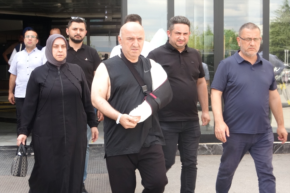 Silahla kolundan yaralanan Darıca Belediye Başkanı Muzaffer Bıyık, taburcu edildi