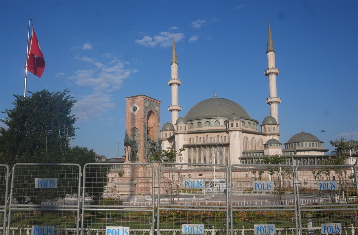 Beyoğlu'nda toplantı ve gösteri yürüyüşleri 1 gün süreyle yasaklandı