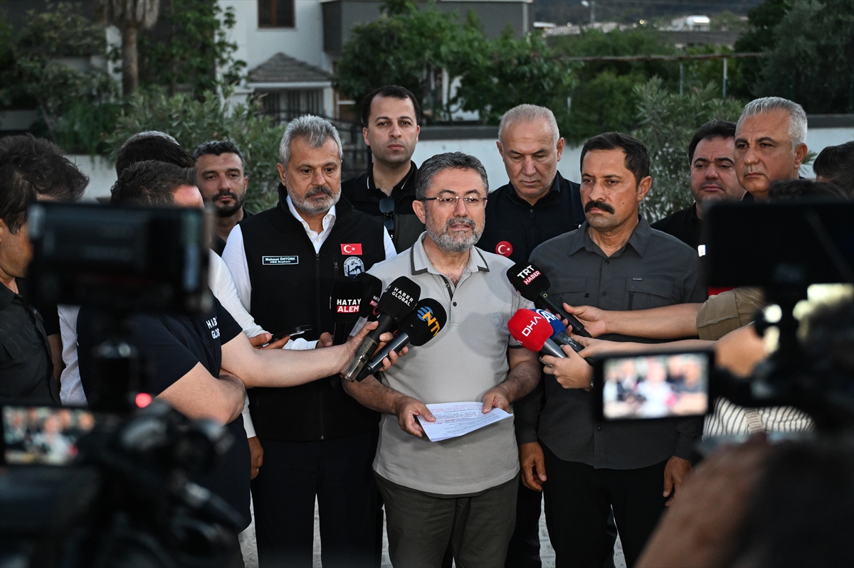 Bakan Yumaklı, Hatay'da orman yangınlarına ilişkin açıklama yaptı