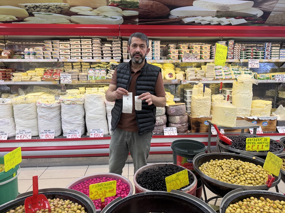 Kayseri'de bir kişi kartından yanlışlıkla çekilen 120 bin liralık fazla işlemi sosyal medyadan öğrendi