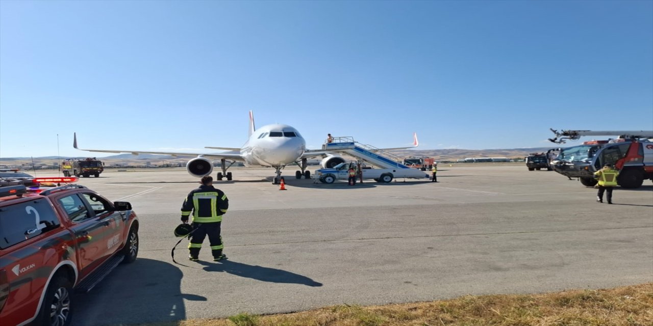 AirArabia uçağı motor arızası nedeniyle Ankara Esenboğa Havalimanı'na acil iniş yaptı