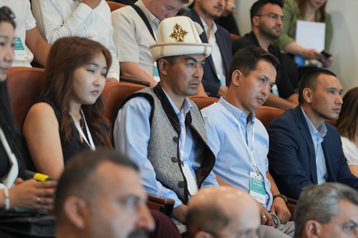 Türk Dünyası Genç Tarihçiler Çalıştayı başladı