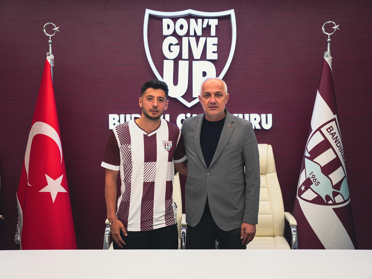 Süper Lig hedefindeki Bandırmaspor, Muhammed Gümüşkaya'yı kadrosuna kattı
