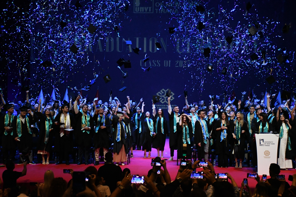 TMV’a bağlı Tiran New York Üniversitesinde mezuniyet töreni düzenlendi