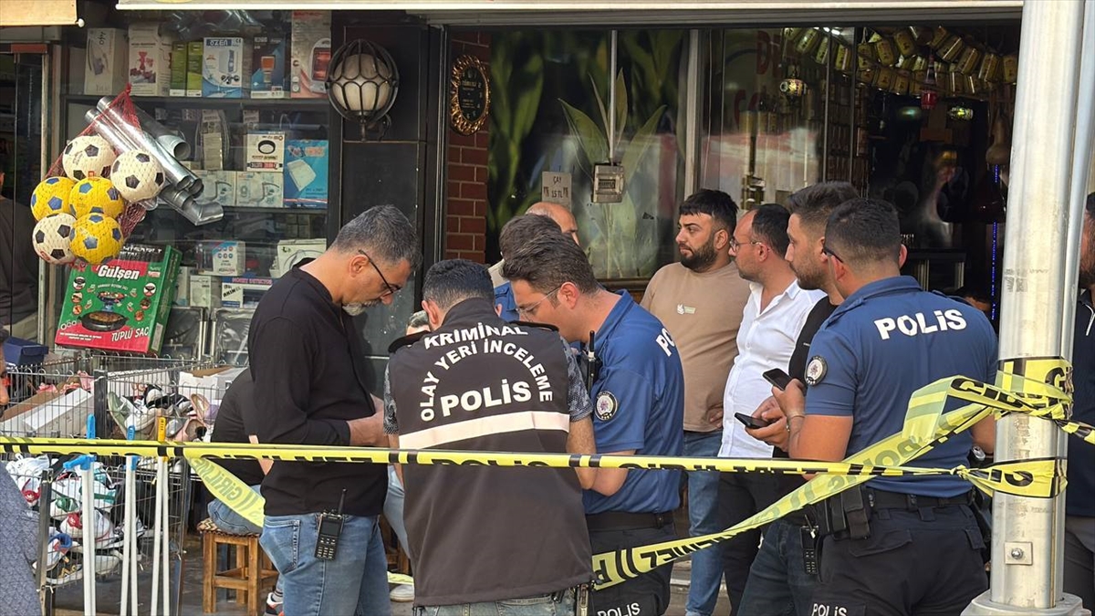 Kocaeli'de bıçaklı kavgada yaralanan kişi kaldırıldığı hastanede öldü