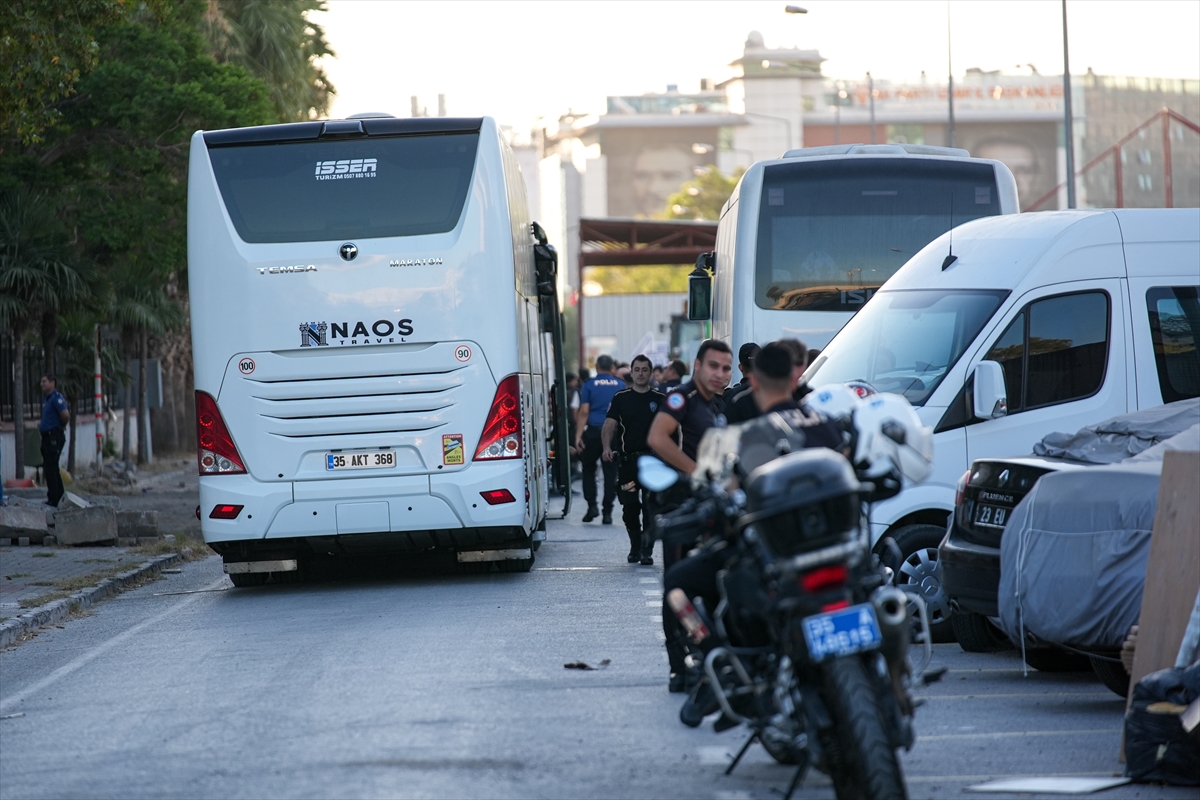 İzmir Büyükşehir Belediyesine yönelik yolsuzluk soruşturmasında 119 şüpheli adliyede