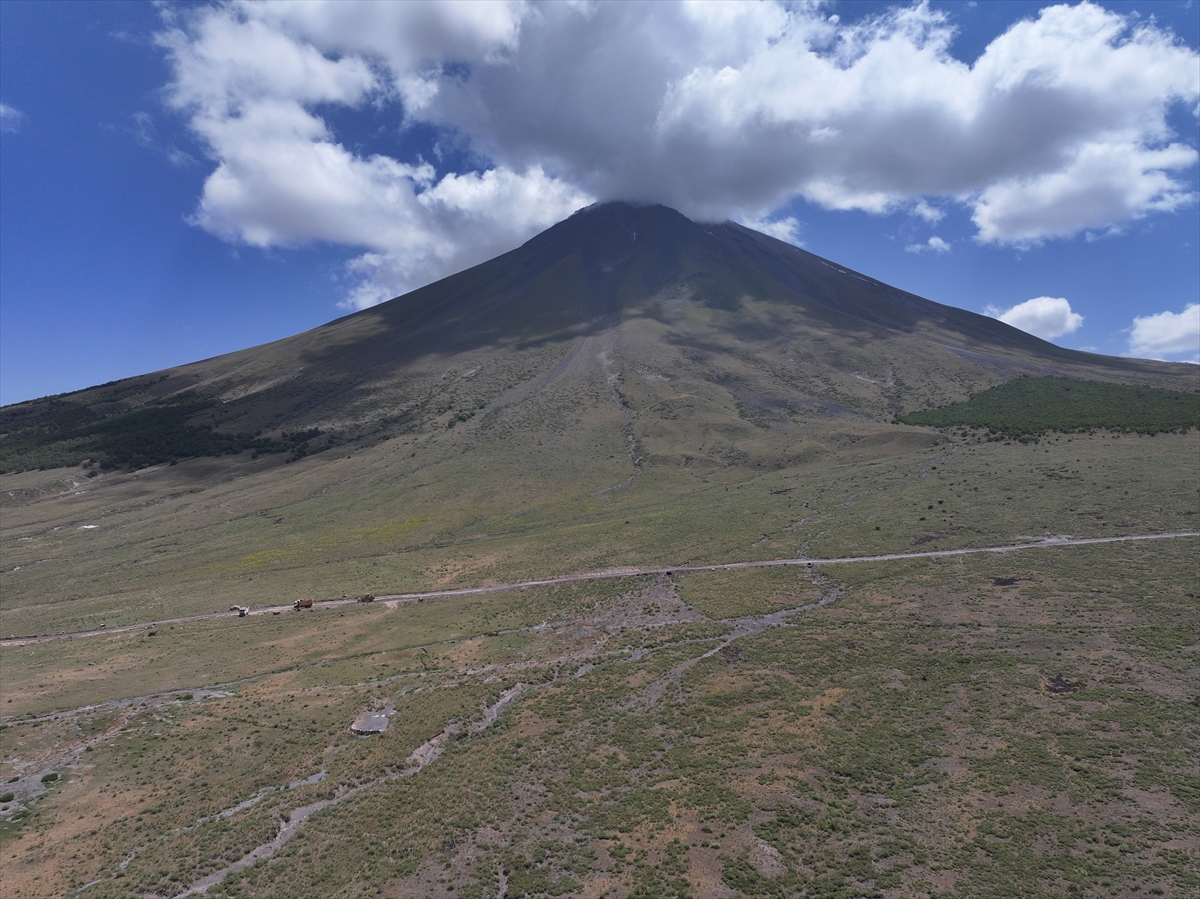 Ağrı Dağı'nın güvenlik yolu, üçüncü etabın tamamlanmasıyla "turizm yolu"na dönüşecek