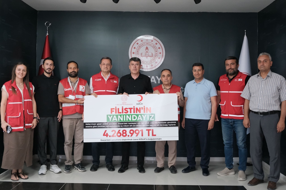 Hatay'da öğrenciler harçlıkları ile sattıkları oyuncakların parasını Filistinli çocuklara bağışladı