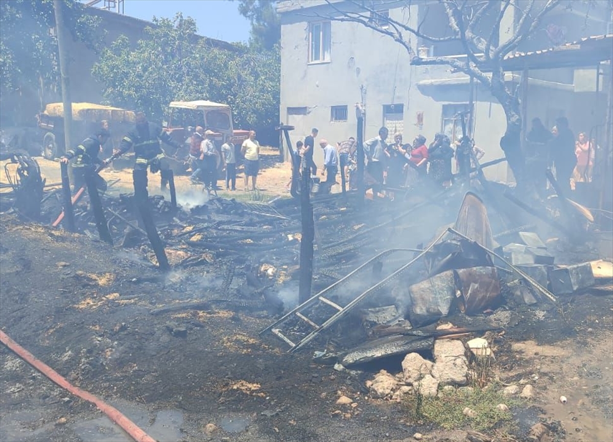 Kahramanmaraş'ta ahırda çıkan yangında 30 küçükbaş hayvan telef oldu
