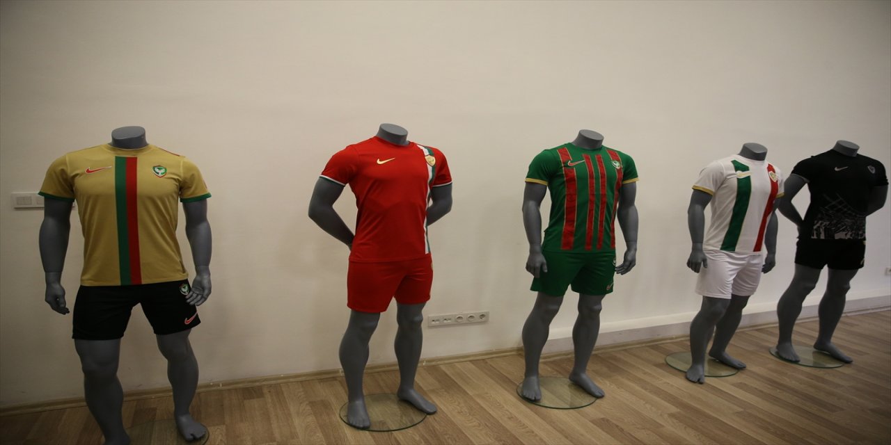 Amed Sportif Faaliyetler 2025-2026 Sezonu Formalarını Tanıttı