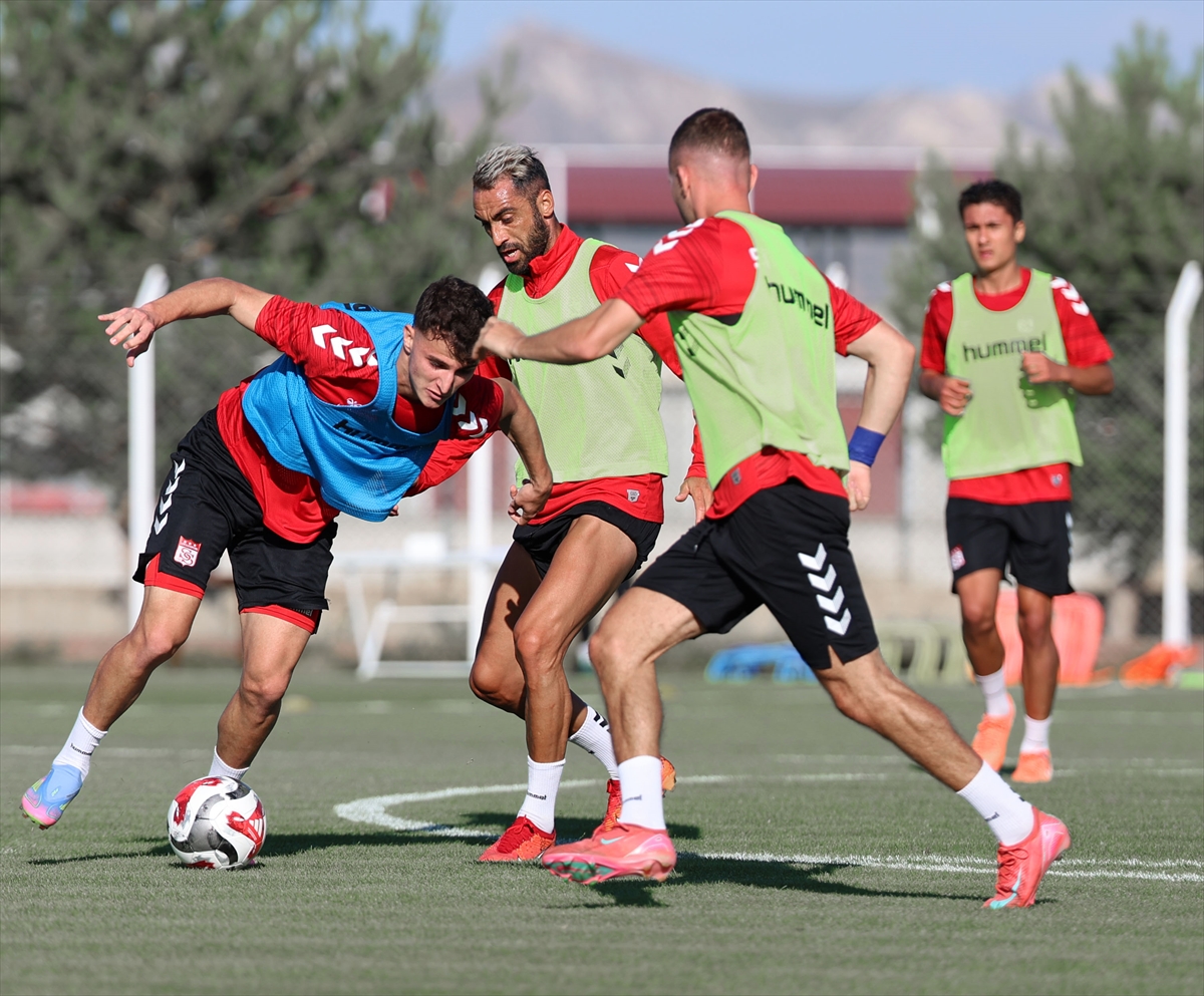 Sivasspor, yeni sezon hazırlıklarını sürdürdü