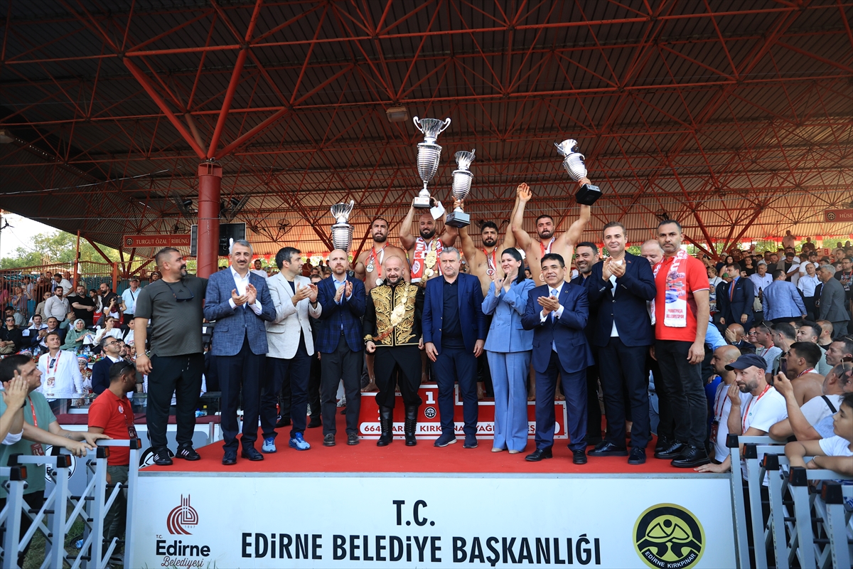 664. Tarihi Kırkpınar Yağlı Güreşleri'nin başpehlivanı Orhan Okulu, altın kemeri kuşandı