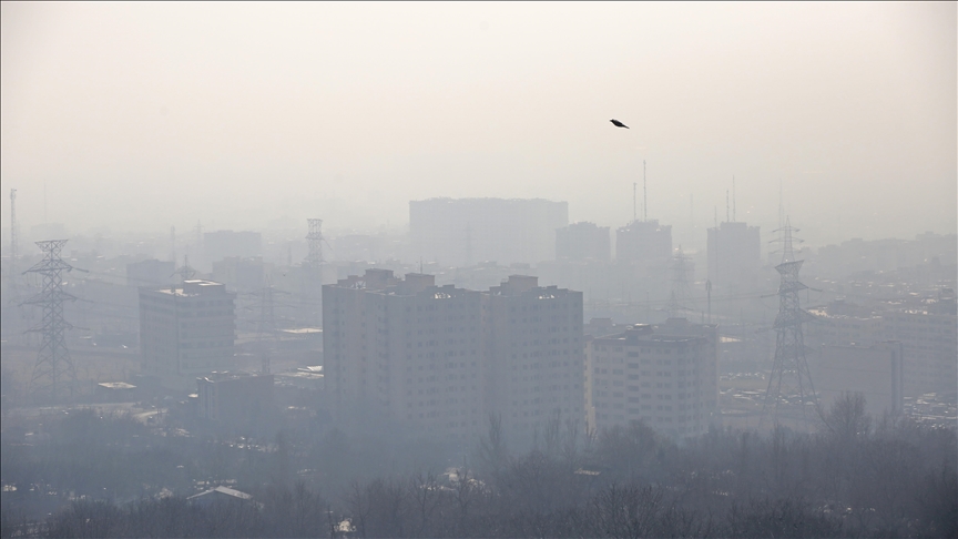 Tahran’da hava kirliliği nedeniyle futbol maçları iptal edildi
