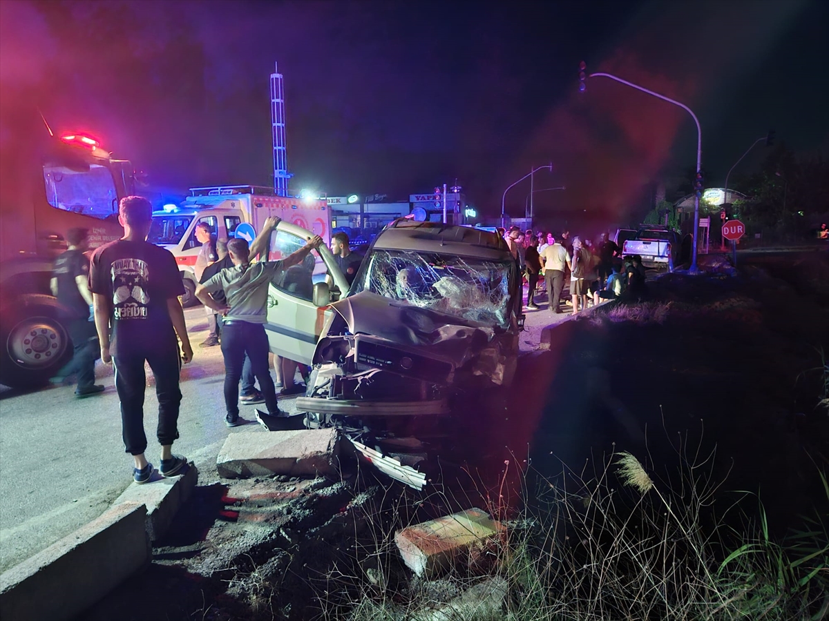 İzmir'deki trafik kazalarında 1 kişi öldü, 15 kişi yaralandı