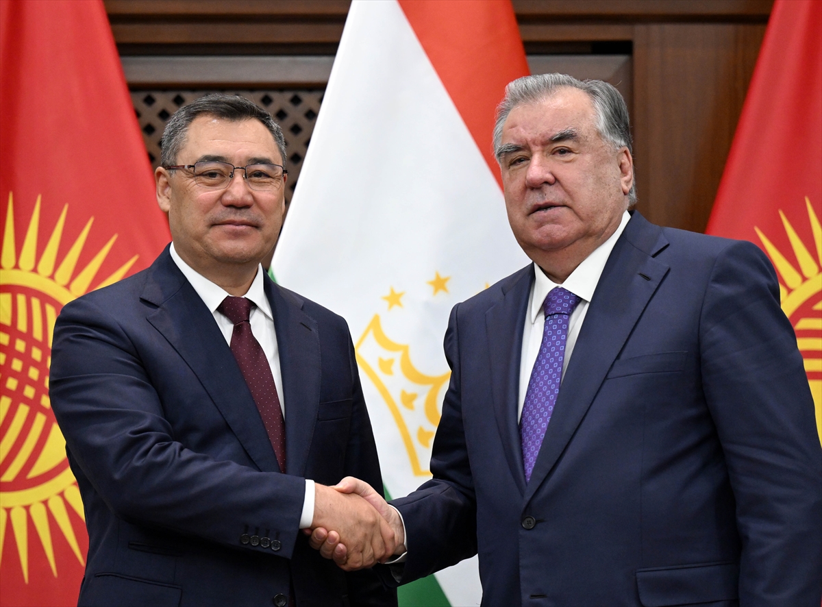 Kırgızistan ile Tacikistan arasında imzalanan sınır anlaşmasının ardından ilişkiler gelişiyor