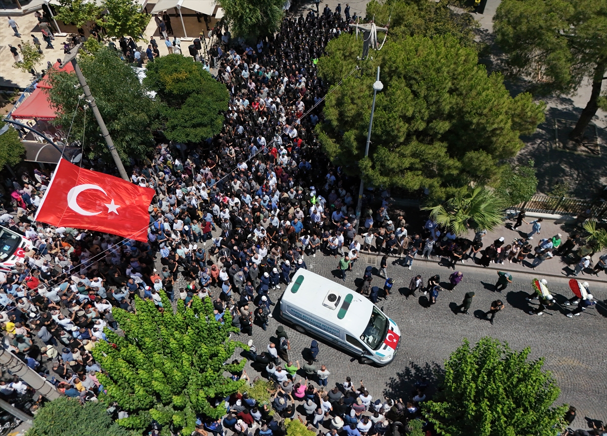 Şehit astsubay kıdemli çavuş Mangura, Manisa'da son yolculuğuna uğurlandı