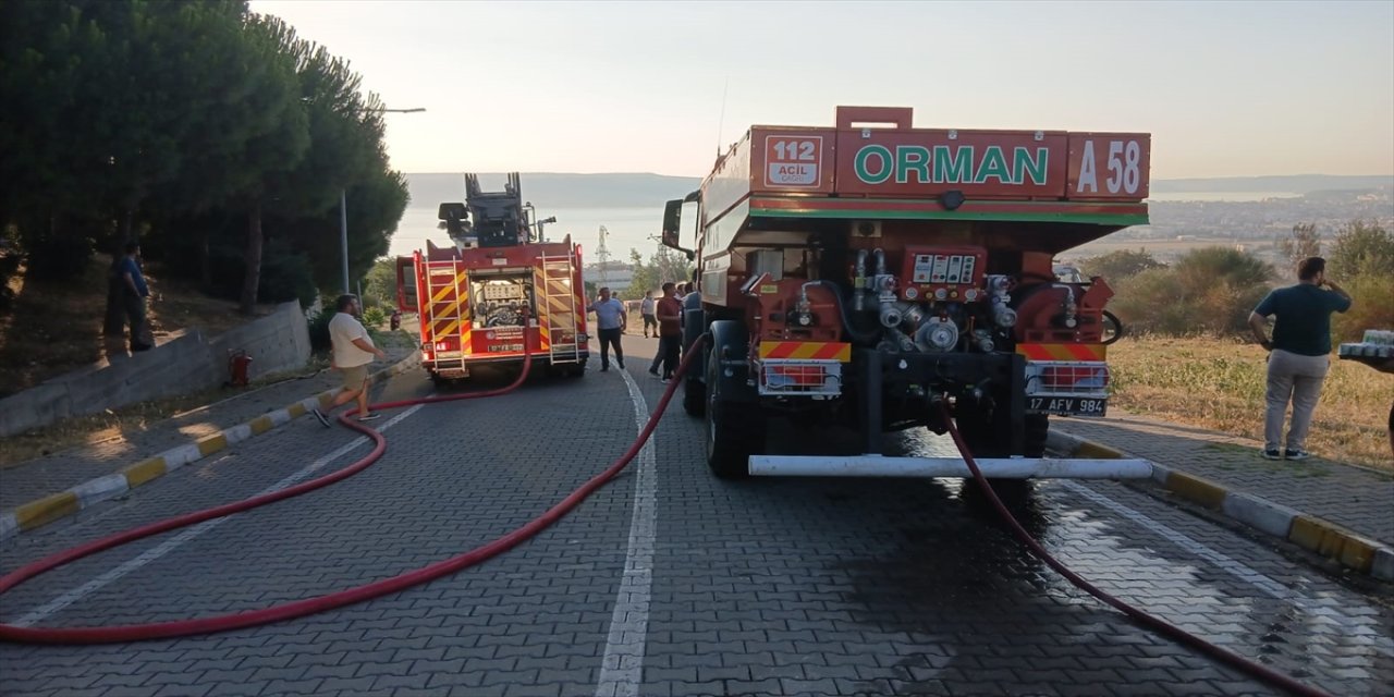 ÇOMÜ yerleşkesinde çıkan yangın ormanlık alana sıçradı, ekipler müdahale etti