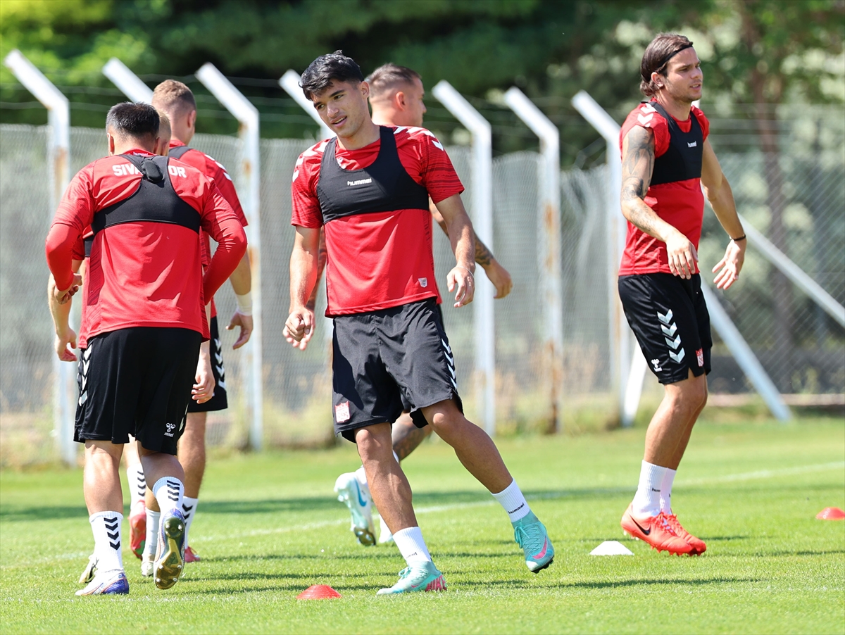 Sivasspor, yeni sezon hazırlıklarına devam etti
