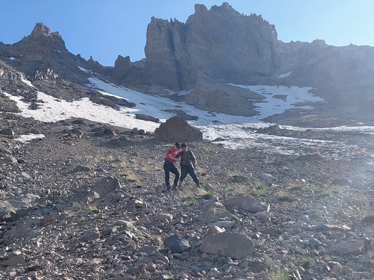 Erciyes Dağı'nda mahsur kalan dağcı kurtarıldı