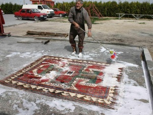 Halı yıkarken kalp krizi geçirmeyin